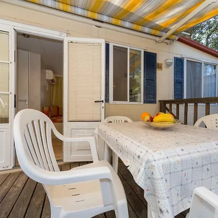 פארק נופש Diana & Josip Mobile Homes