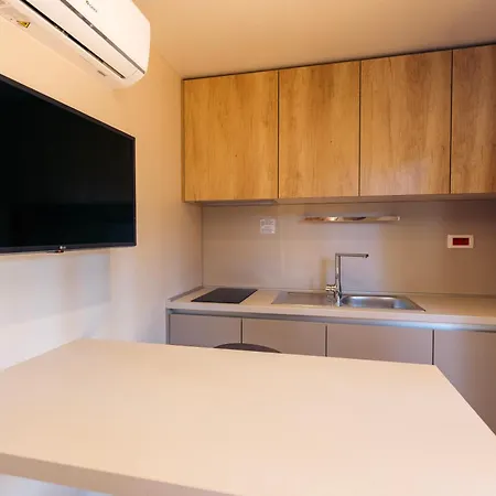 Diana & Josip Mobile Homes Feriepark 3*