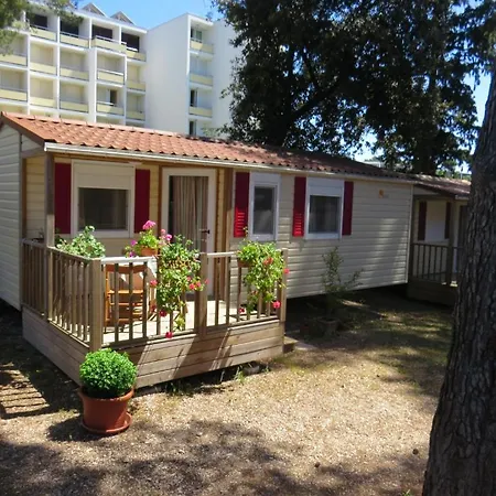 Diana & Josip Mobile Homes منتزه العطل 3*