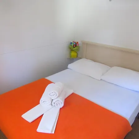 ホリデーパーク Diana & Josip Mobile Homes ビオグラード・ナ・モル