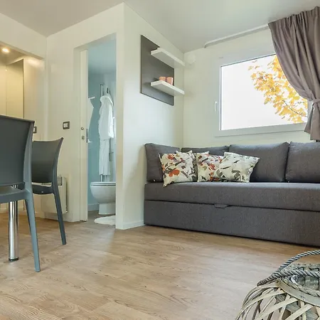 Diana & Josip Mobile Homes منتزه العطل