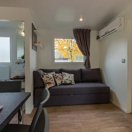 Diana & Josip Mobile Homes 3*