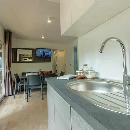 منتزه العطل Diana & Josip Mobile Homes 3*
