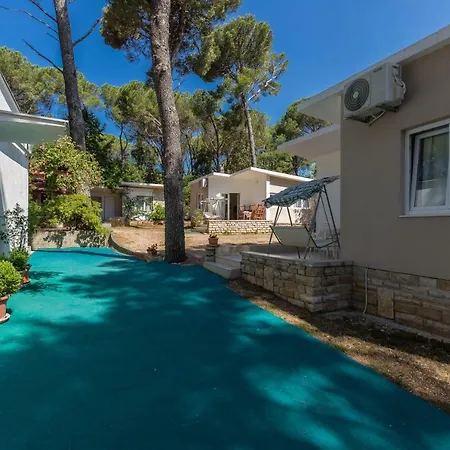 Diana & Josip Mobile Homes 3* بيوغْغاد نا موغو