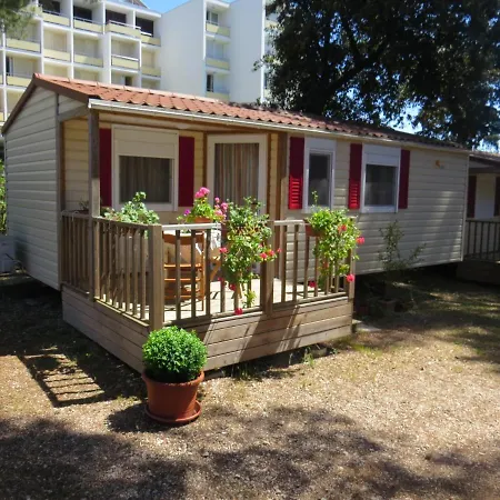 Diana & Josip Mobile Homes 3* بيوغْغاد نا موغو