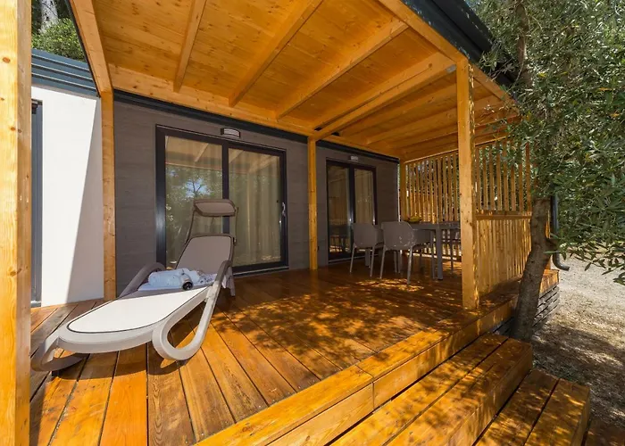 Diana & Josip Mobile Homes 3*