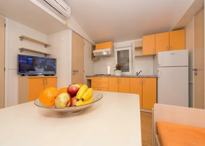 Diana & Josip Mobile Homes База отдыха 3*