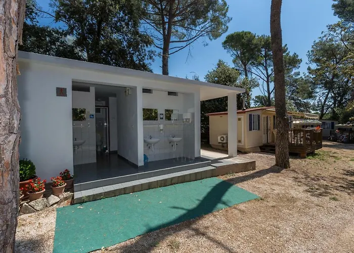 Diana & Josip Mobile Homes 3*