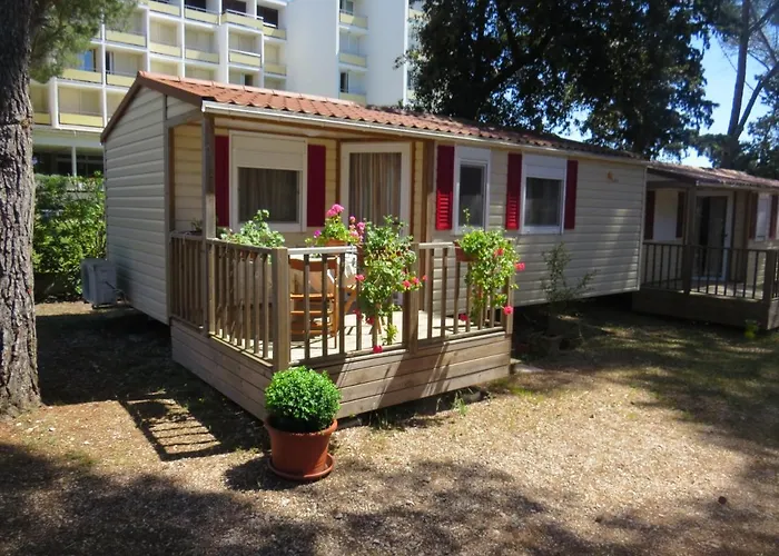 Diana & Josip Mobile Homes 3* Биоград-на-Мору